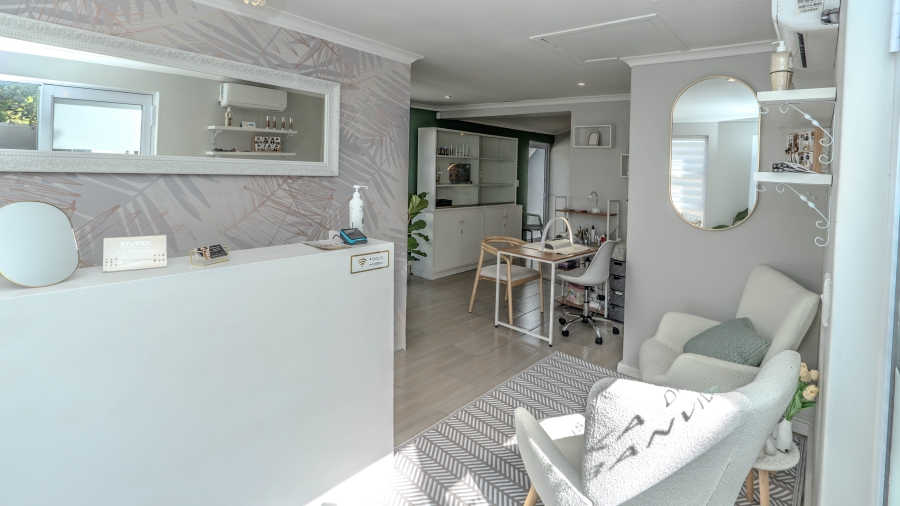 5 Bedroom Property for Sale in De Bron Western Cape
